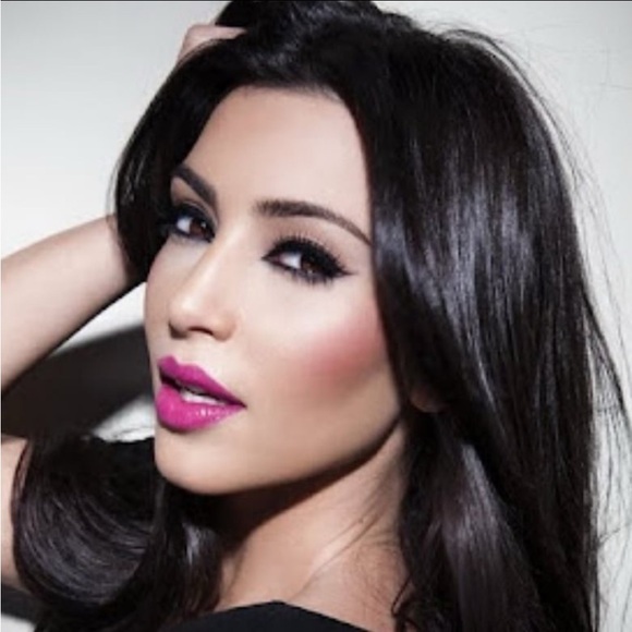 MAC Cosmetics Powder Kiss Lipstick in Fuchsia Frenzy New 1.5g no box - Picture 9 of 12